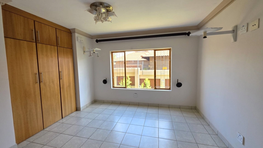 4 Bedroom Property for Sale in Ifafi North West